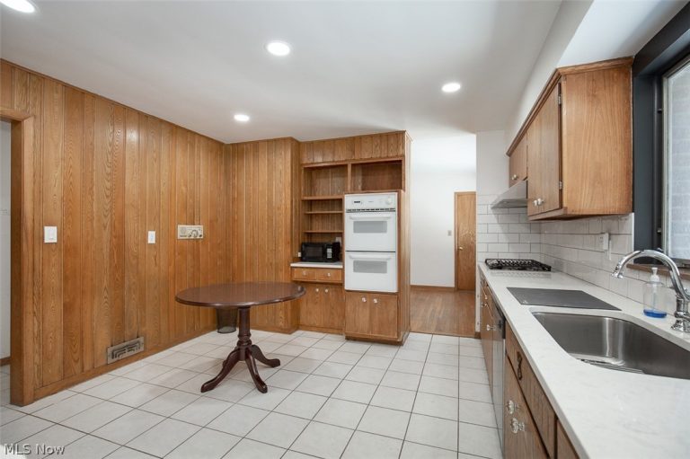 10725 York Road, North Royalton, OH - Photo 4