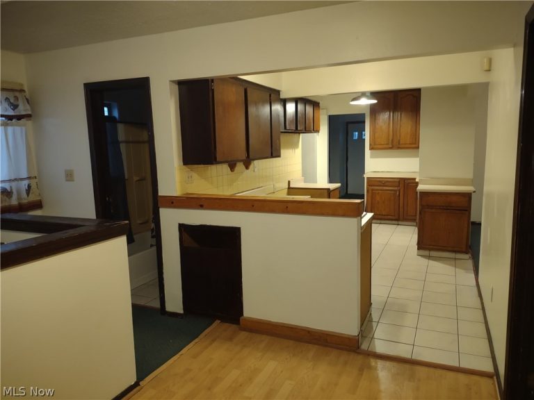 939 Lane Street, Akron, OH - Photo 8