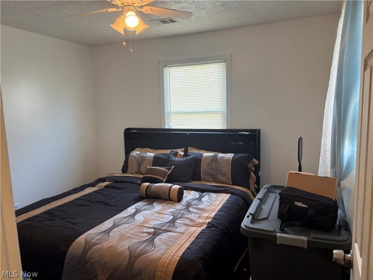 12722 Emery Avenue, Cleveland, OH - Photo 6