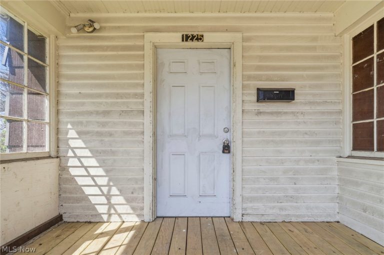 1225 Erie Street, Massillon, OH - Photo 3