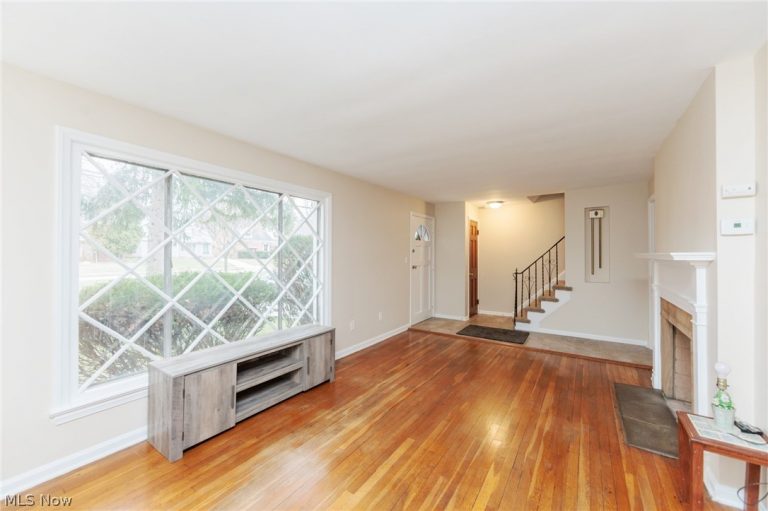 4037 Monticello Boulevard, Cleveland Heights, OH - Photo 3