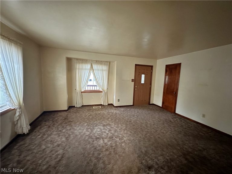 102 Beech Road, Weirton, WV - Photo 2