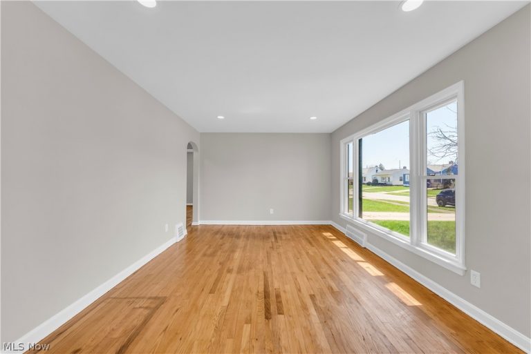 3802 Park Drive, Parma, OH - Photo 8
