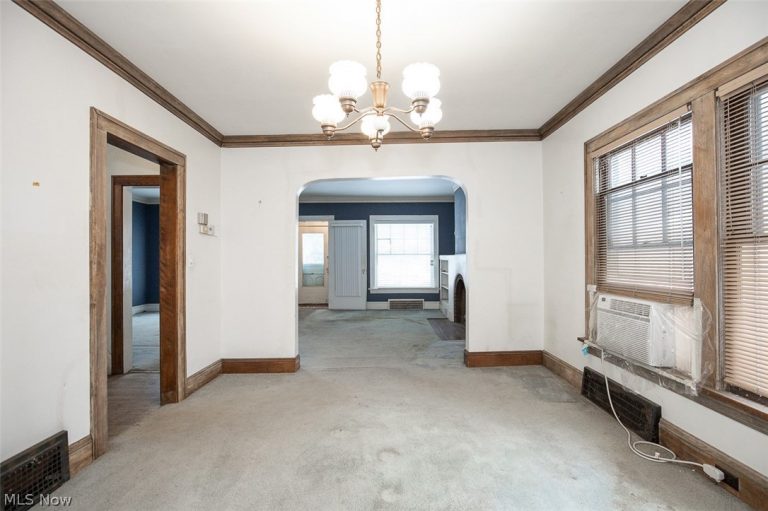 3131 Essex Road, Cleveland Heights, OH - Photo 5