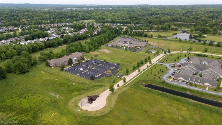 387 Golfview Lane, Highland Heights, OH - Photo 5