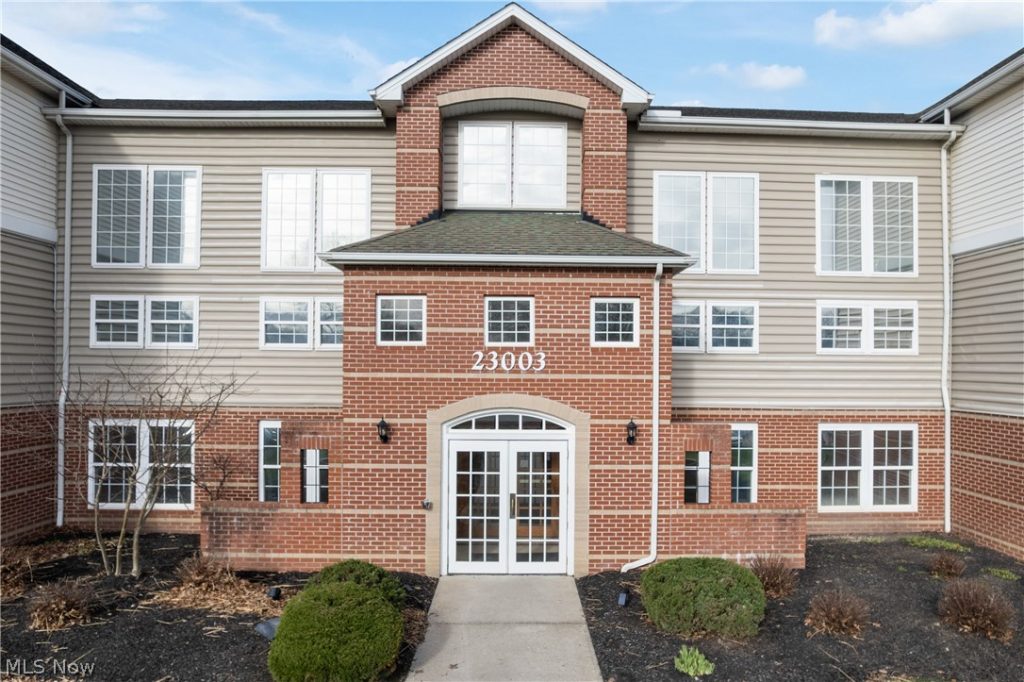 23003 Chandlers Lane #224, Olmsted Falls, OH