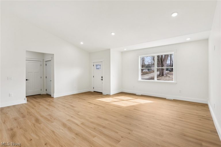 6535 north ridge Road, Geneva, OH - Photo 4