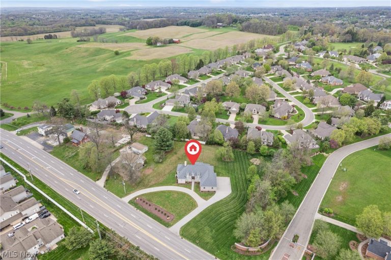 6443 Hills and Dales Road, Canton, OH - Photo 3