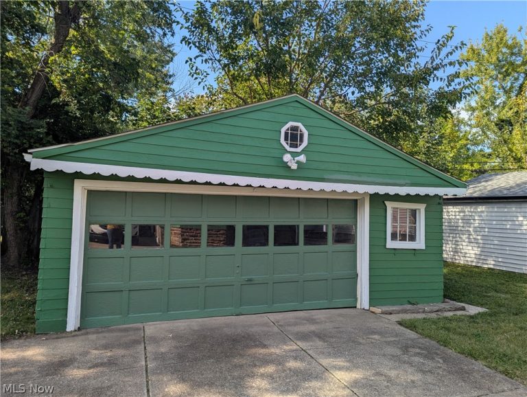 2108 Marlindale Road, Cleveland Heights, OH - Photo 3