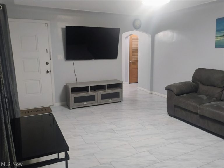 5007 Sheridan Road, Youngstown, OH - Photo 3