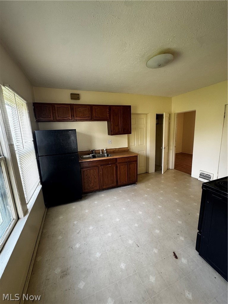 860 Biruta Street, Akron, OH - Photo 2