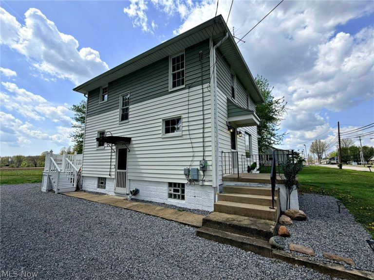 696 Ohio Avenue, Sebring, OH - Photo 4