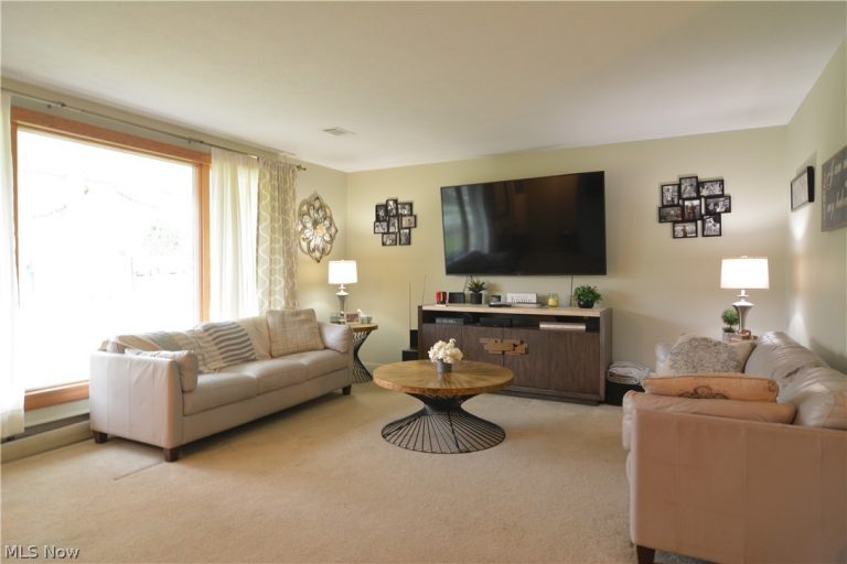 6921 Cranbrook Drive, Brecksville, OH - Photo 8