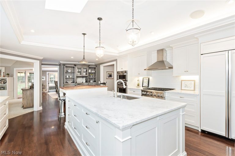 449 Main Street, Chagrin Falls, OH - Photo 3