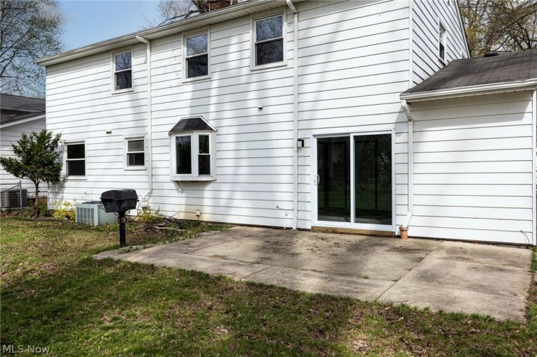 4590 Brendan Lane, North Olmsted, OH - Photo 6