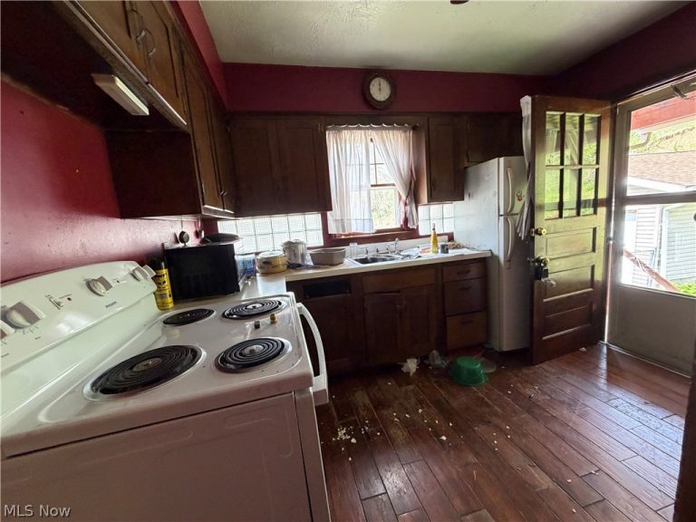 55881 Colerain Pike, Martins Ferry, OH - Photo 7