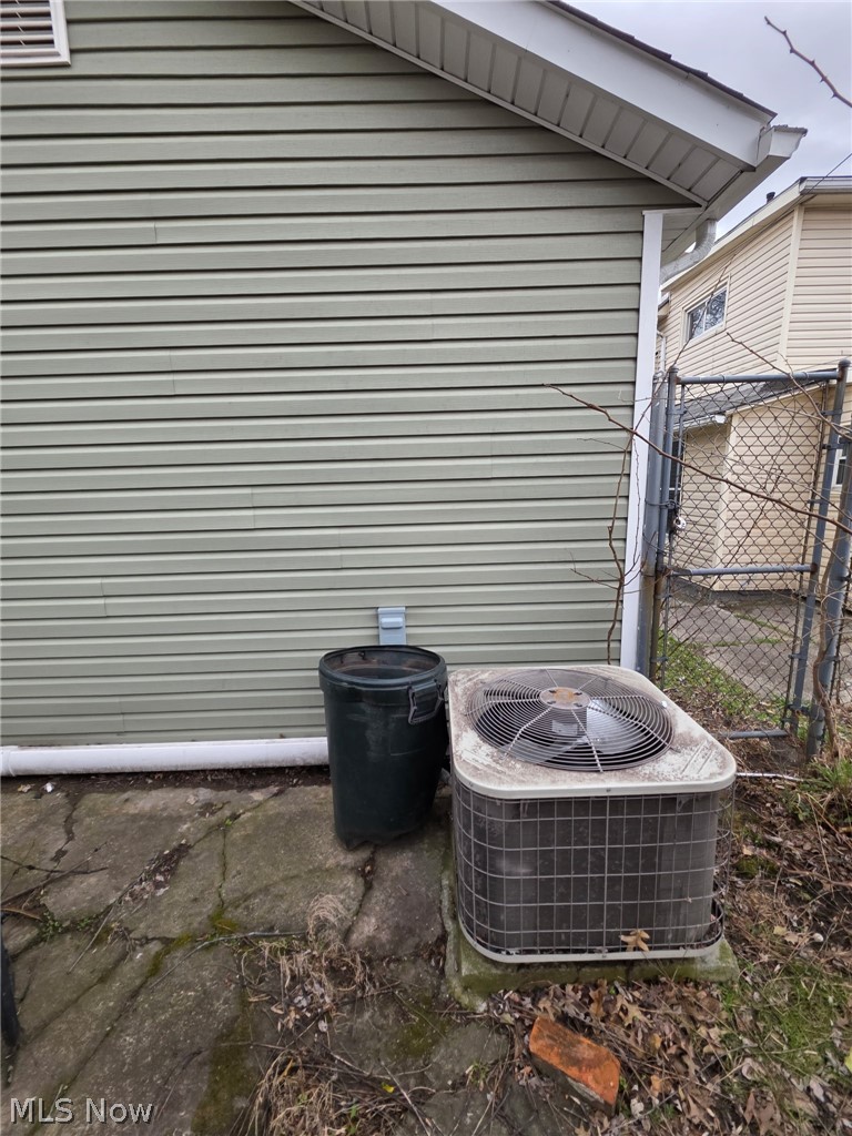 7104 Colfax Road, Cleveland, OH - Photo 5