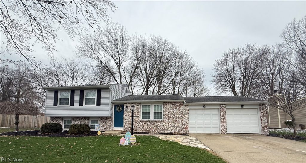531 Heatherwood Drive, Warren, OH