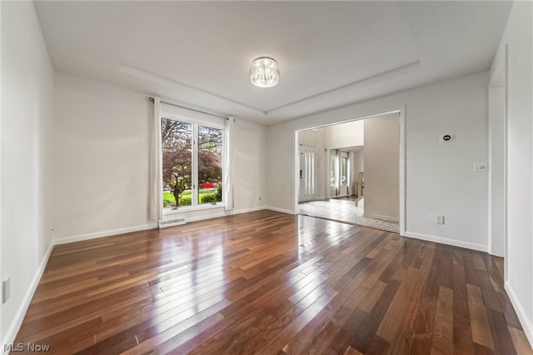 368 Leverett Lane, Highland Heights, OH - Photo 8