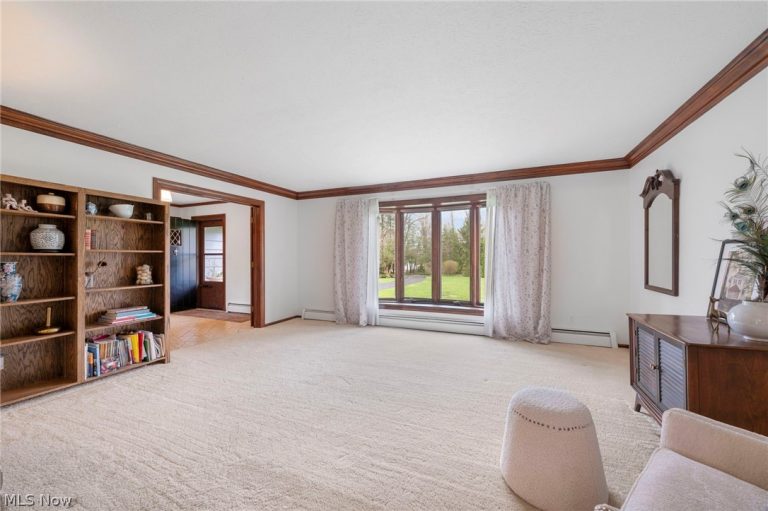 10889 Wilson Mills Road, Chardon, OH - Photo 4