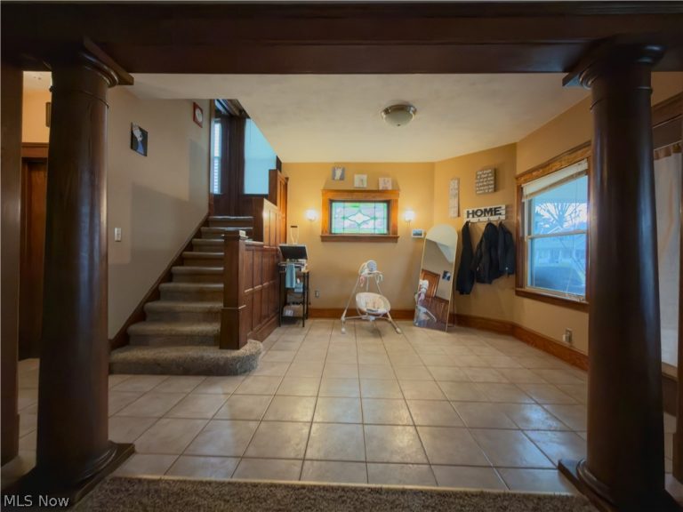 355 Kenyon Avenue, Elyria, OH - Photo 2