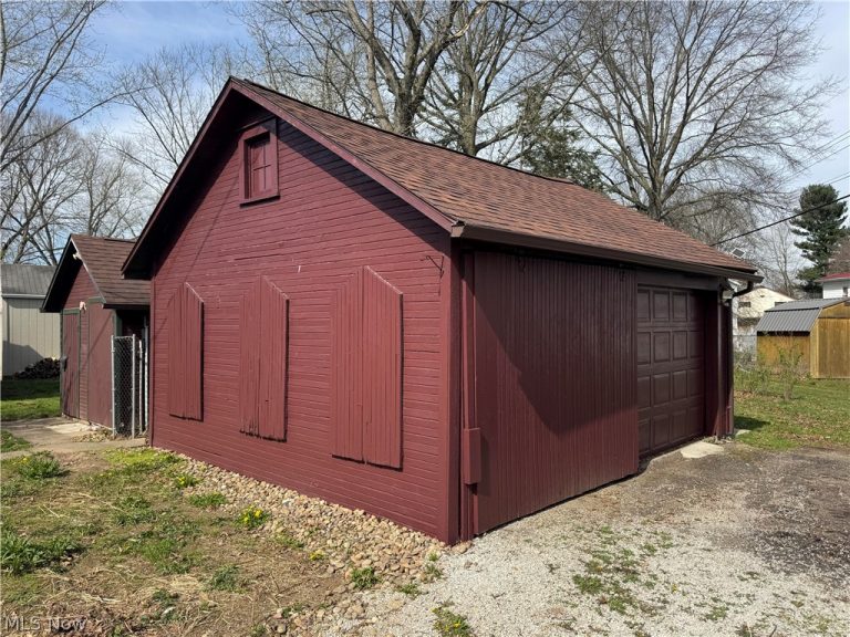 11238 Center Drive, Sandyville, OH - Photo 3