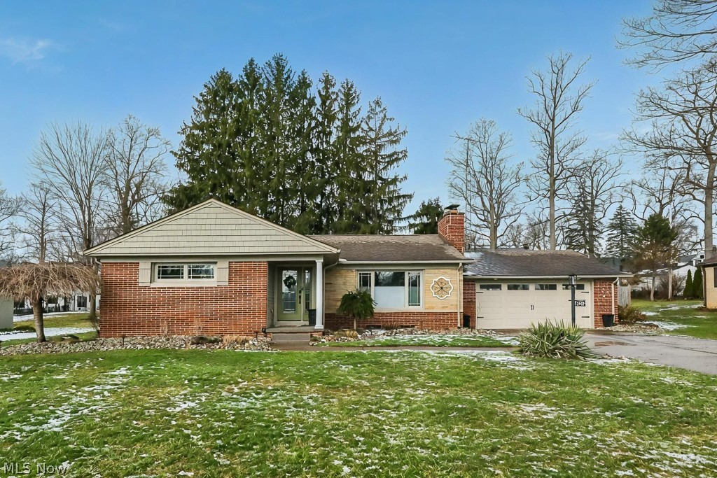 2625 Belleflower Drive, Alliance, OH