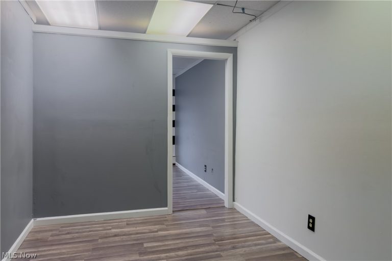 25701 Lakeland Boulevard, Euclid, OH - Photo 4