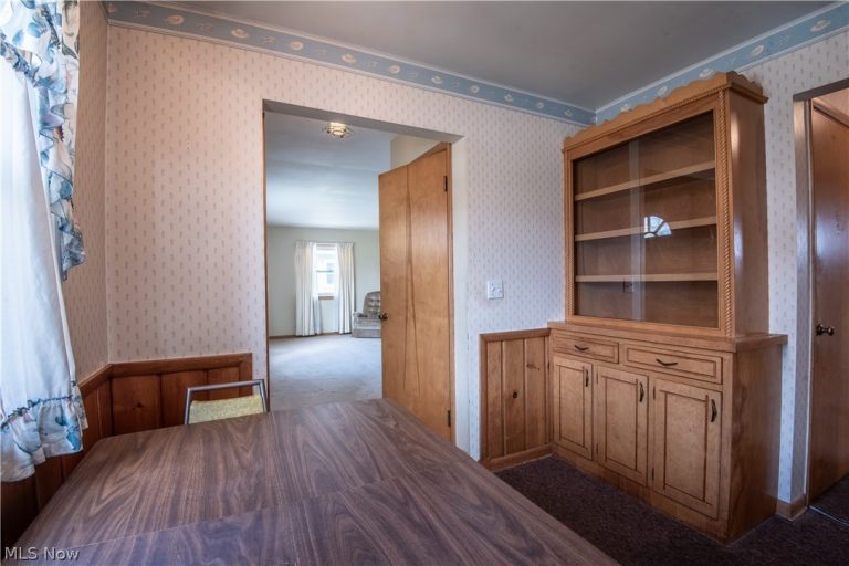 483 Hillman Road, Akron, OH - Photo 6