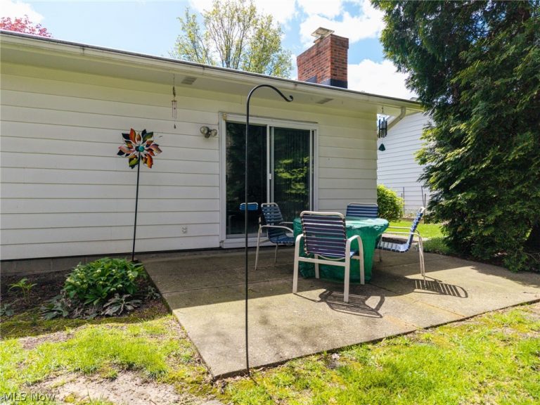 2357 Woodpark Road, Akron, OH - Photo 8
