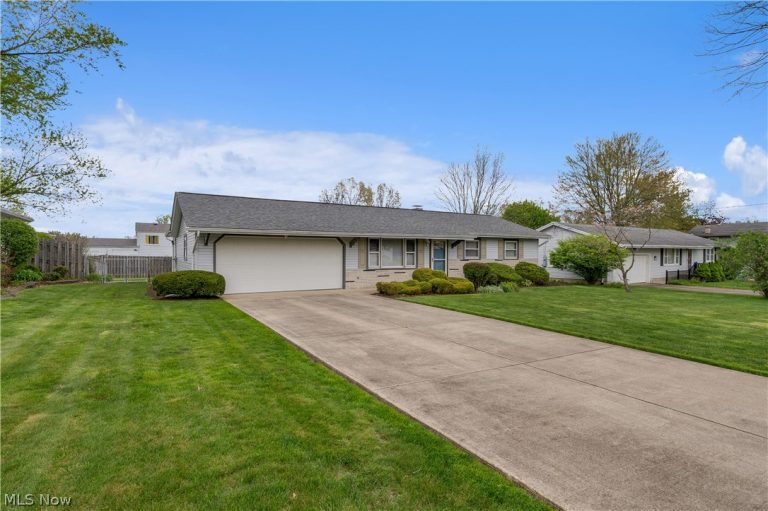 4576 Alderwood Drive, Canfield, OH - Photo 2