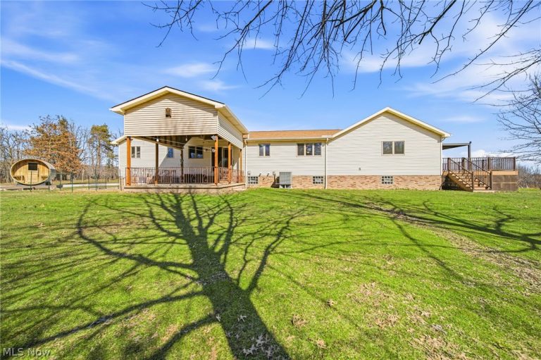 4852 White Road, Rock Creek, OH - Photo 5