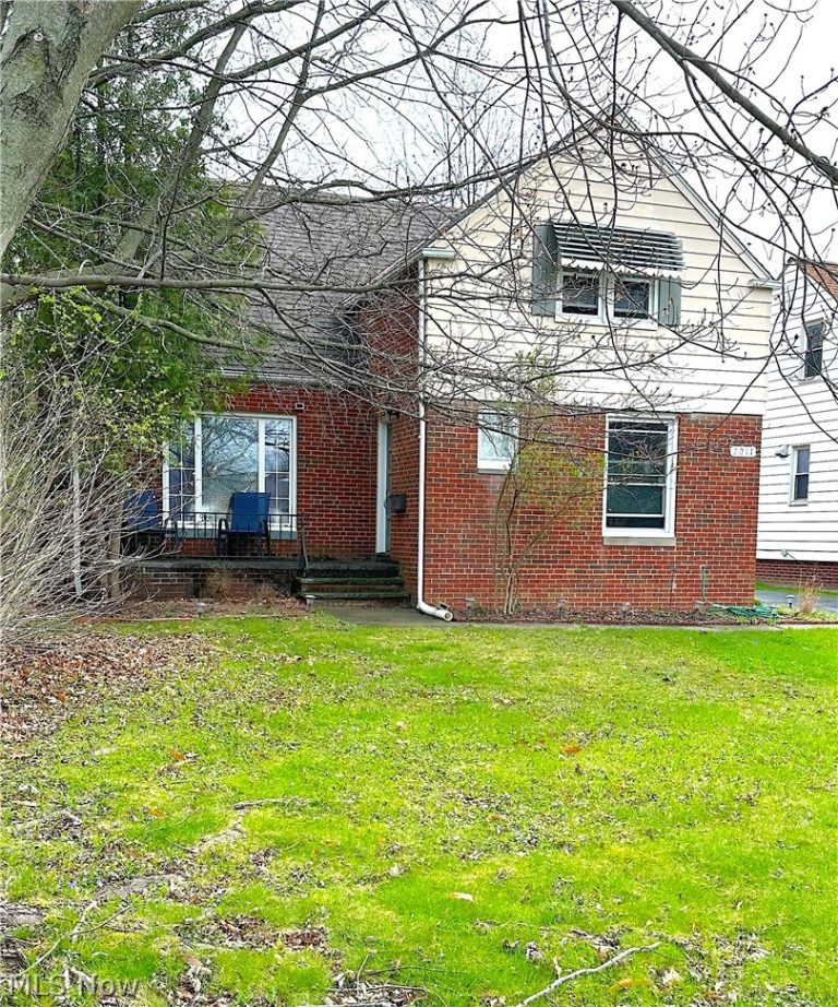 2071 Wrenford Road, South Euclid, OH - Photo 3