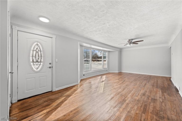 8760 Priem Road, Strongsville, OH - Photo 4
