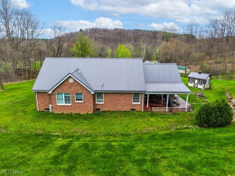 3139 Camille Road, Sherrodsville, OH - Photo 4