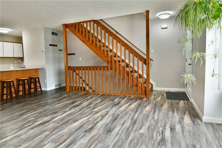 3254 Deer Trail #B, Cortland, OH - Photo 5