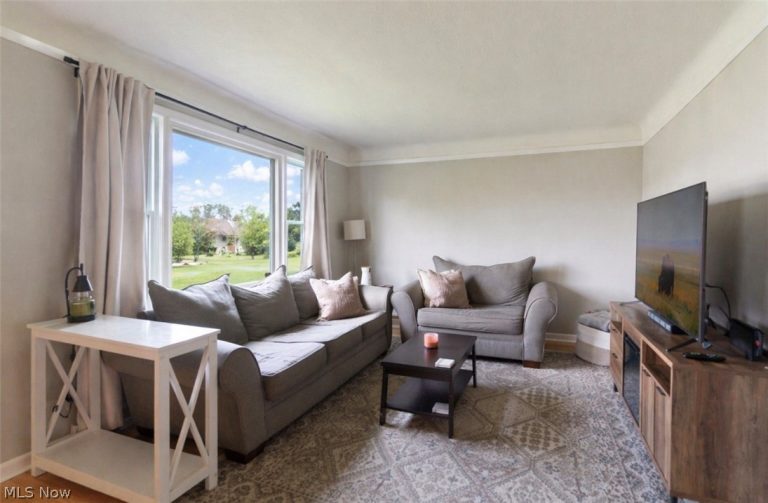 3003 Park Drive, Parma, OH - Photo 4