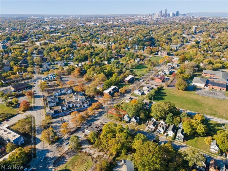 9215 Wade Park Avenue, Cleveland, OH - Photo 3