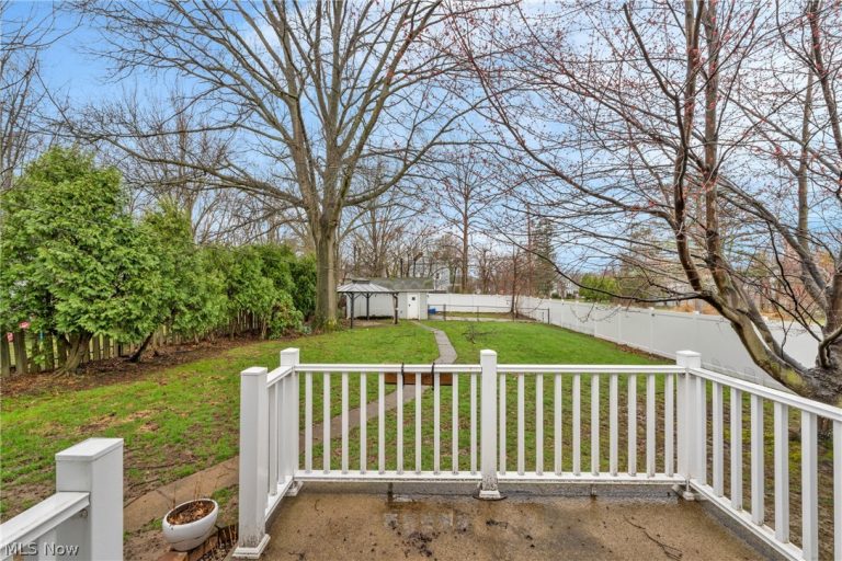 922 Cambridge Road, Cleveland Heights, OH - Photo 6