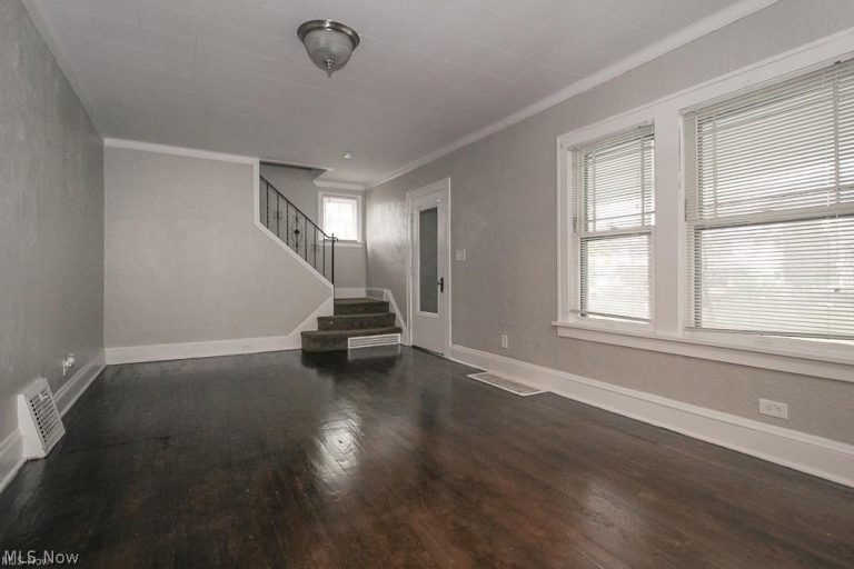 1462 Parkhill Road, Cleveland Heights, OH - Photo 4