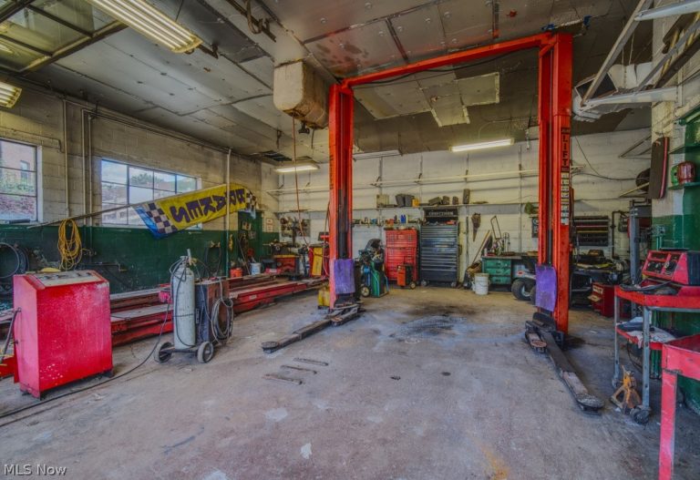 1555 Brown Street, Akron, OH - Photo 4