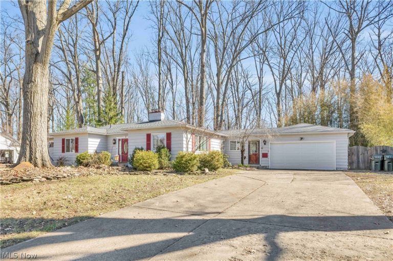 914 Garford Avenue, Elyria, OH - Photo 2