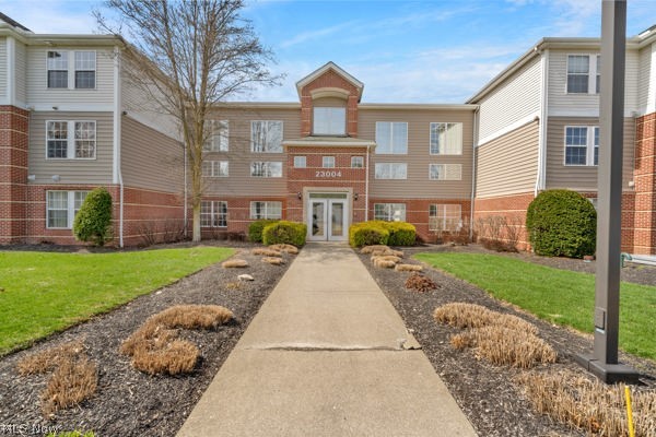 23004 Chandlers Lane #347, Olmsted Falls, OH, 44138