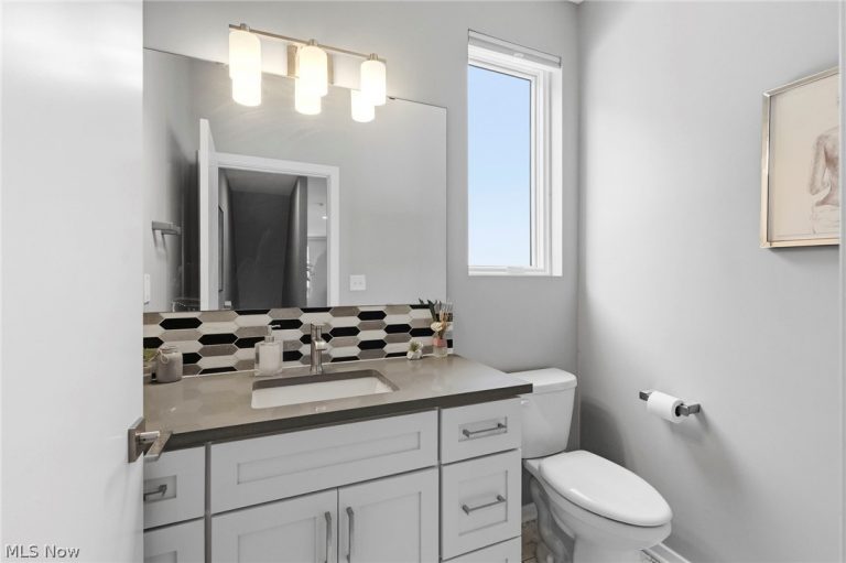 402 Jefferson Avenue, Cleveland, OH - Photo 4