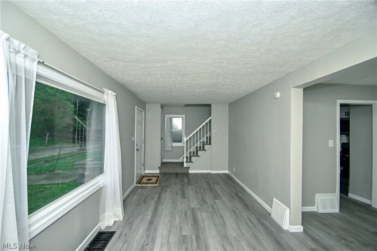 542 Montgomery Street, Akron, OH - Photo 4