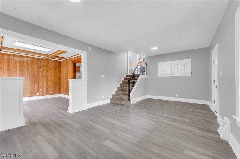 516 Whitney Avenue, Akron, OH - Photo 8