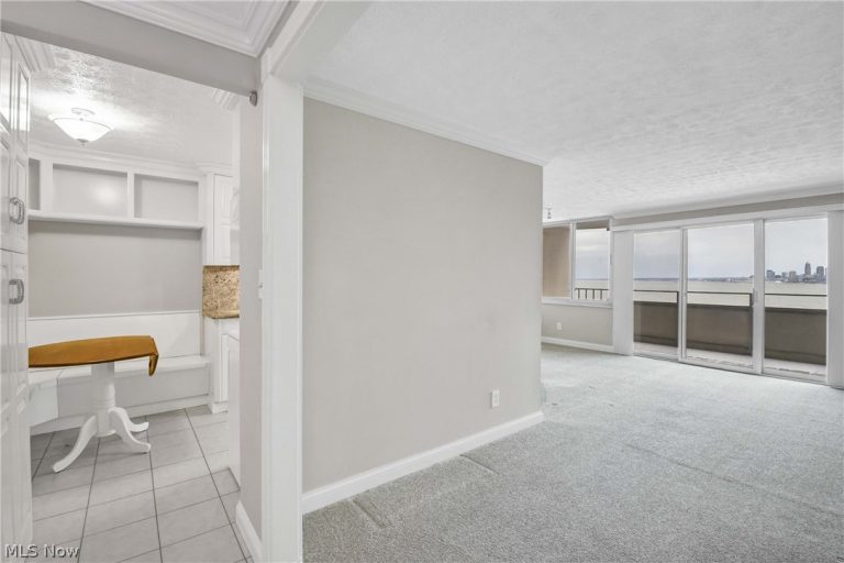 12900 Lake Avenue #926, Lakewood, OH - Photo 2