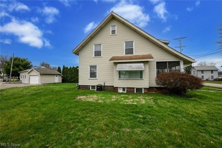 329 Redwood Street, Beach City, OH - Photo 4