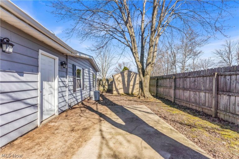 479 Stallion Court, LaGrange, OH - Photo 5