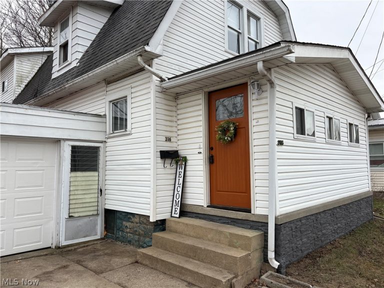 316 Bank Lane, New Philadelphia, OH - Photo 2